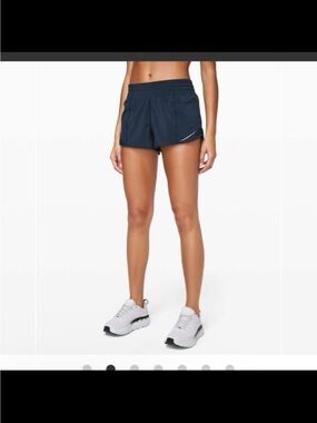 Lululemon Hotty Hot High-Rise Lined Short *2.5" in True Navy